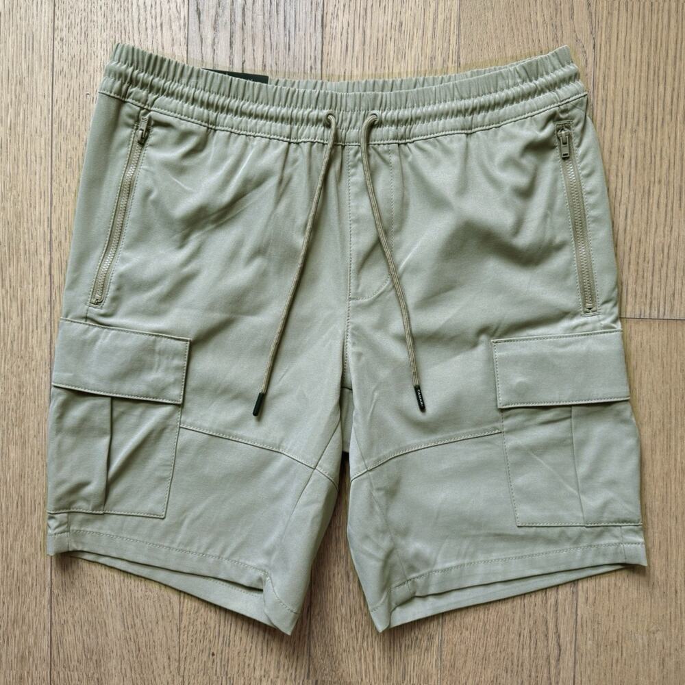 Tahari Men’s Light Olive Cargo Shorts Stretch Elastic Waistband NWT Size M